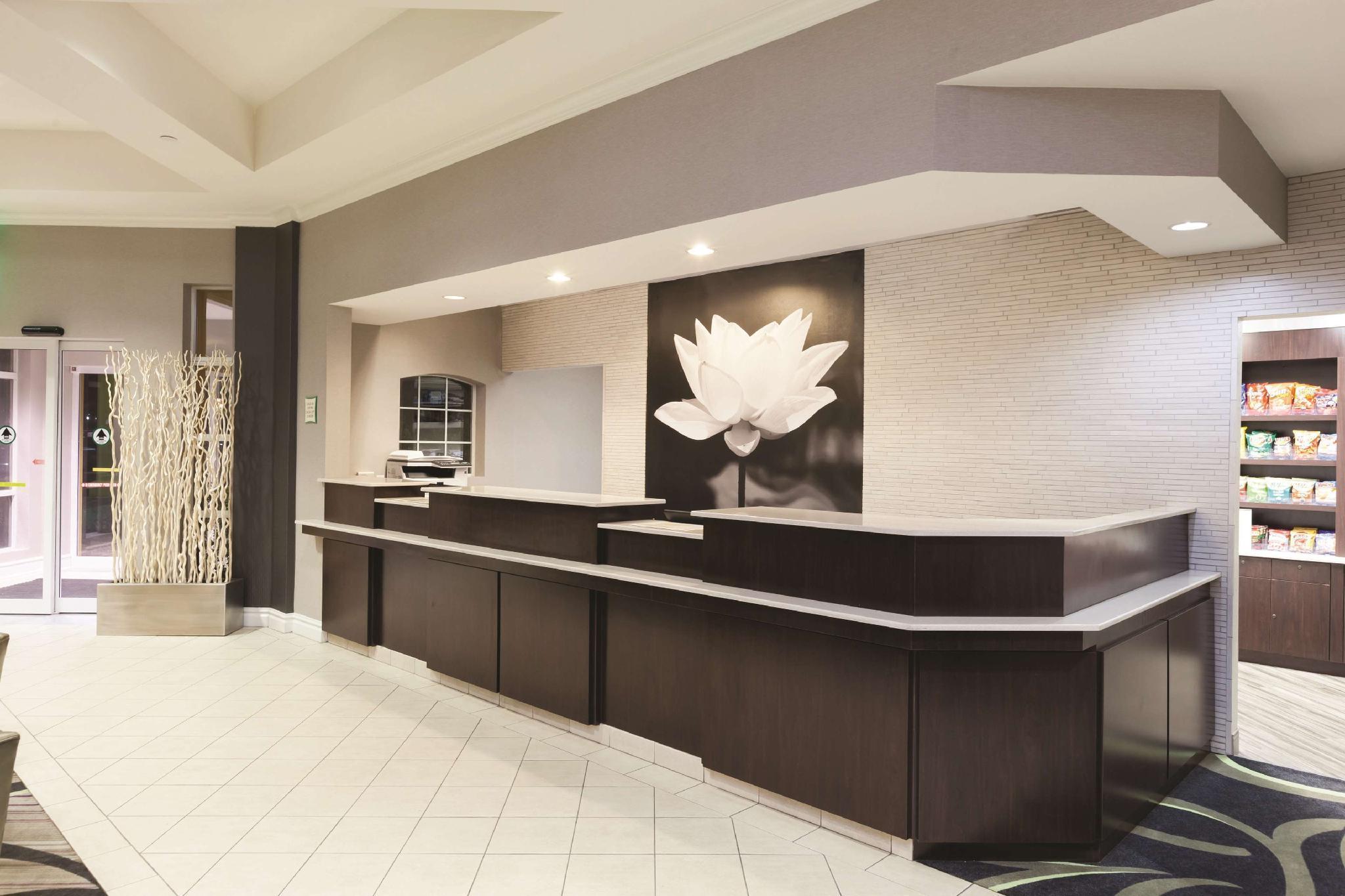 La Quinta By Wyndham Dallas North Central Exteriör bild